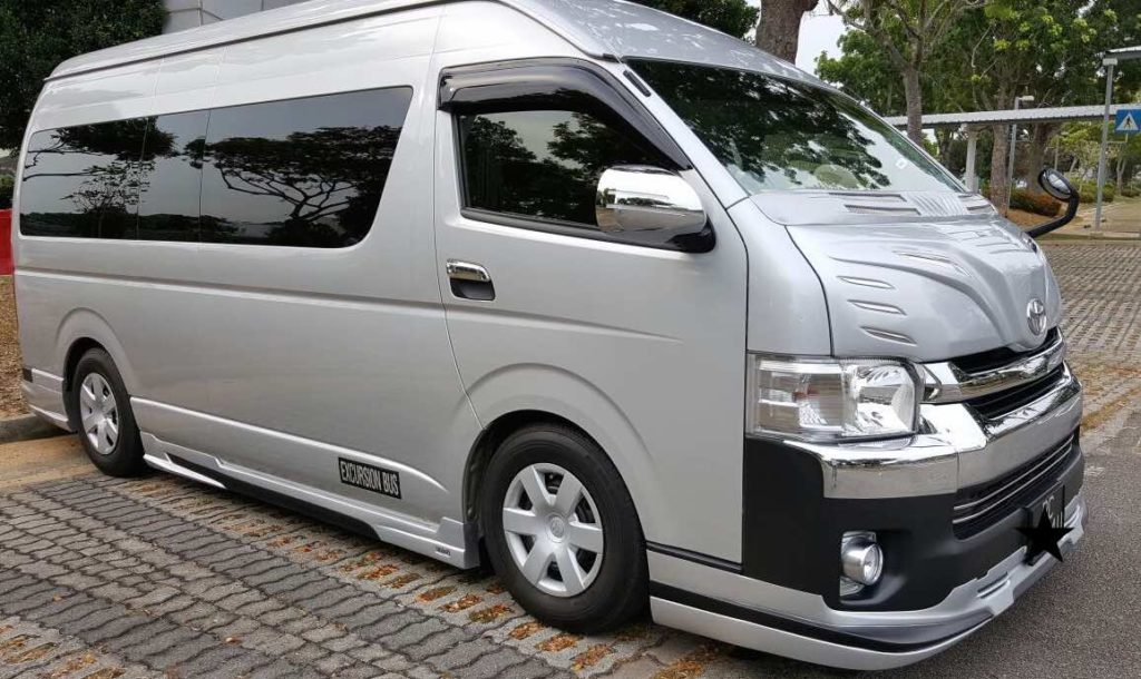 minibus hire service