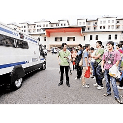 workerstransport Top 5 Maxicab Services in Singapore for Group and Airport Transfers